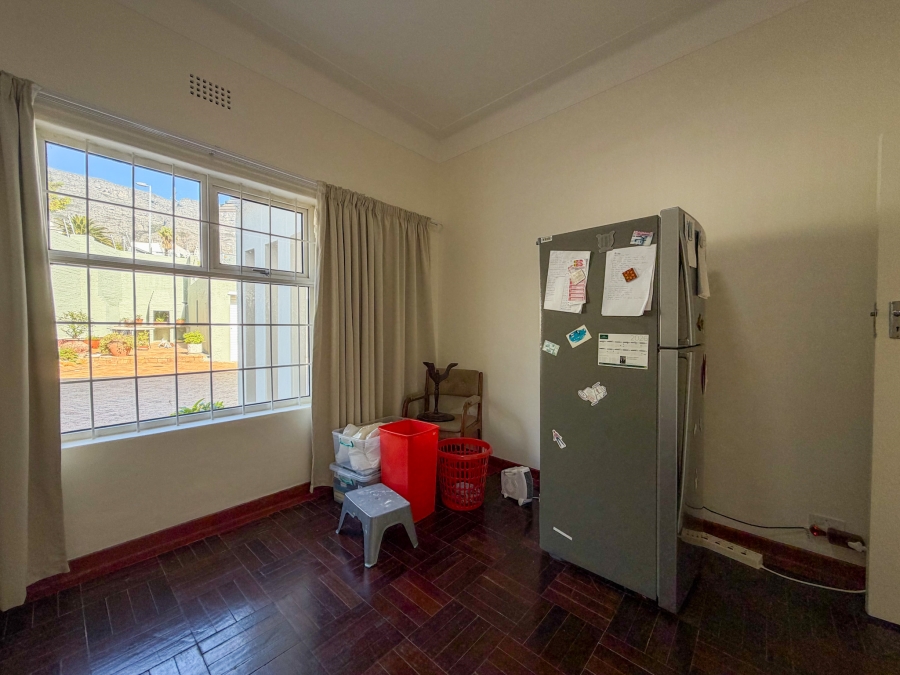 3 Bedroom Property for Sale in Vredehoek Western Cape